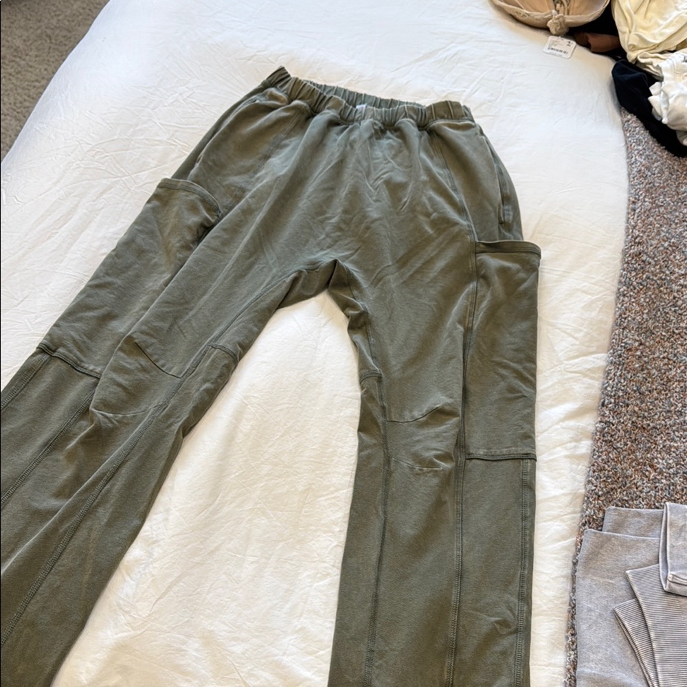 Woman’s free people Olive Green Pants